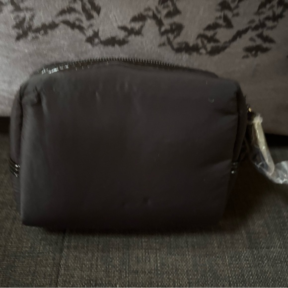 Victoria’s Secret Gloss & Go Mini Beauty Bag - Picture 6 of 7